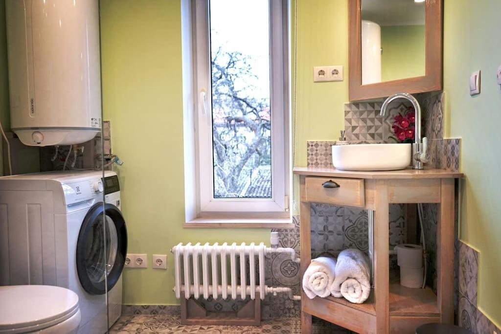 Prime 2Br/Ba Apt Next To Main Station & Olympic Center Лиепая Экстерьер фото